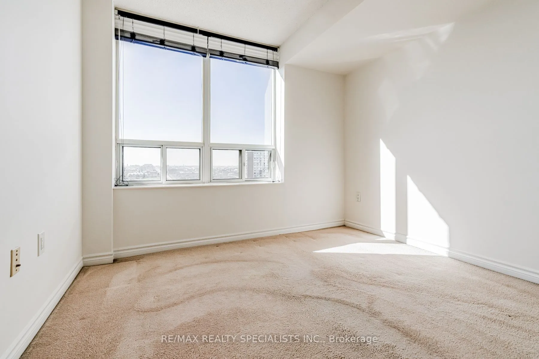 55 Strathaven Drive W #2011