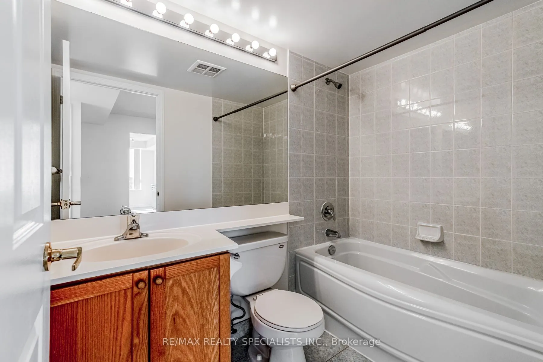 55 Strathaven Drive W #2011