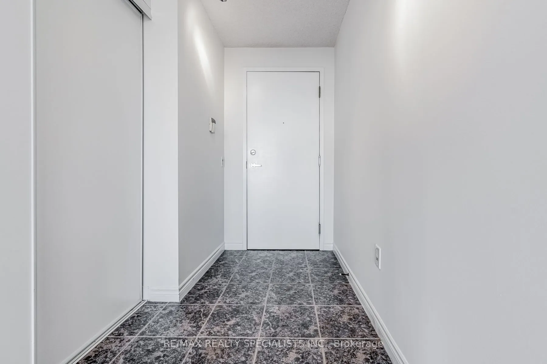 55 Strathaven Drive W #2011
