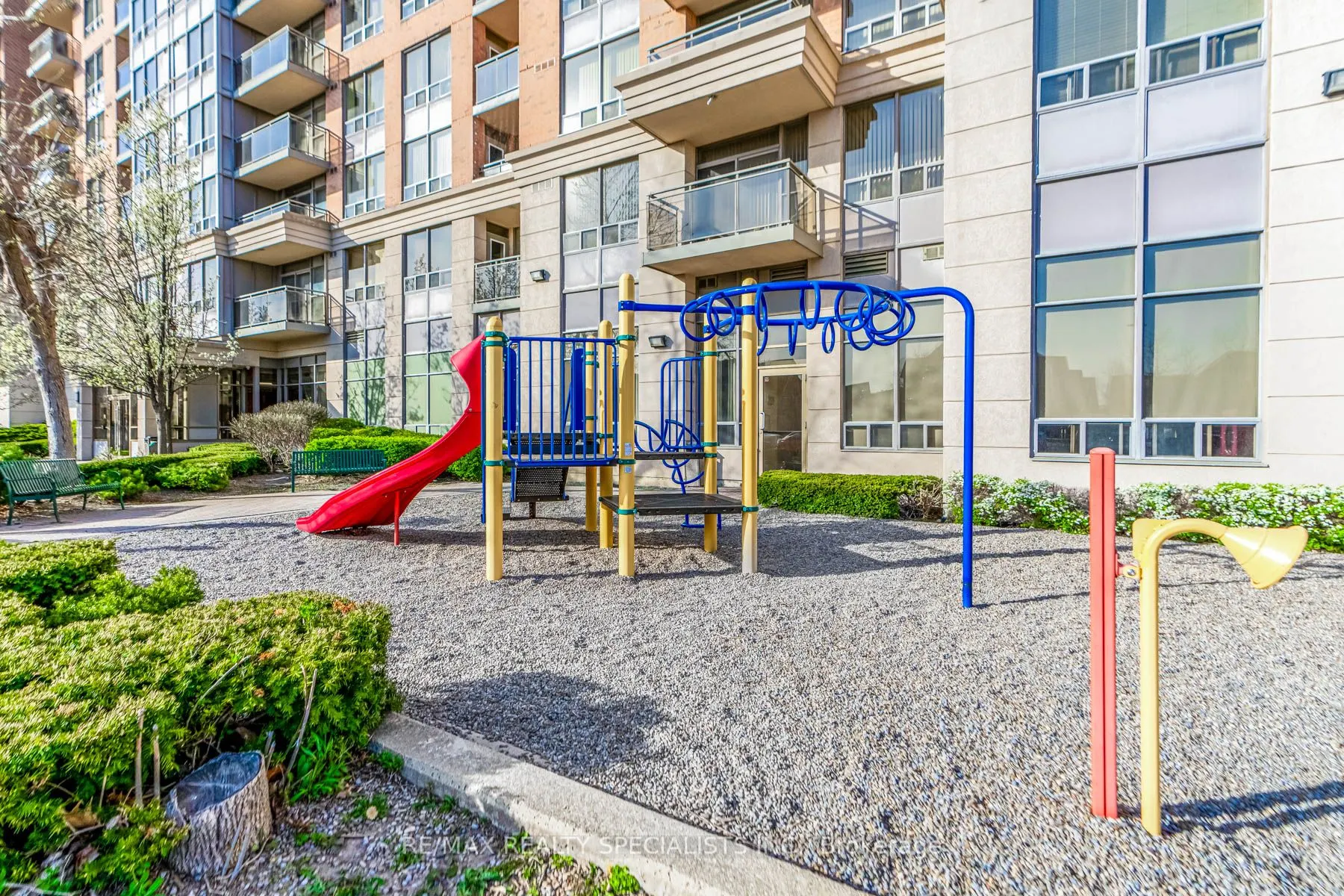 55 Strathaven Drive W #2011