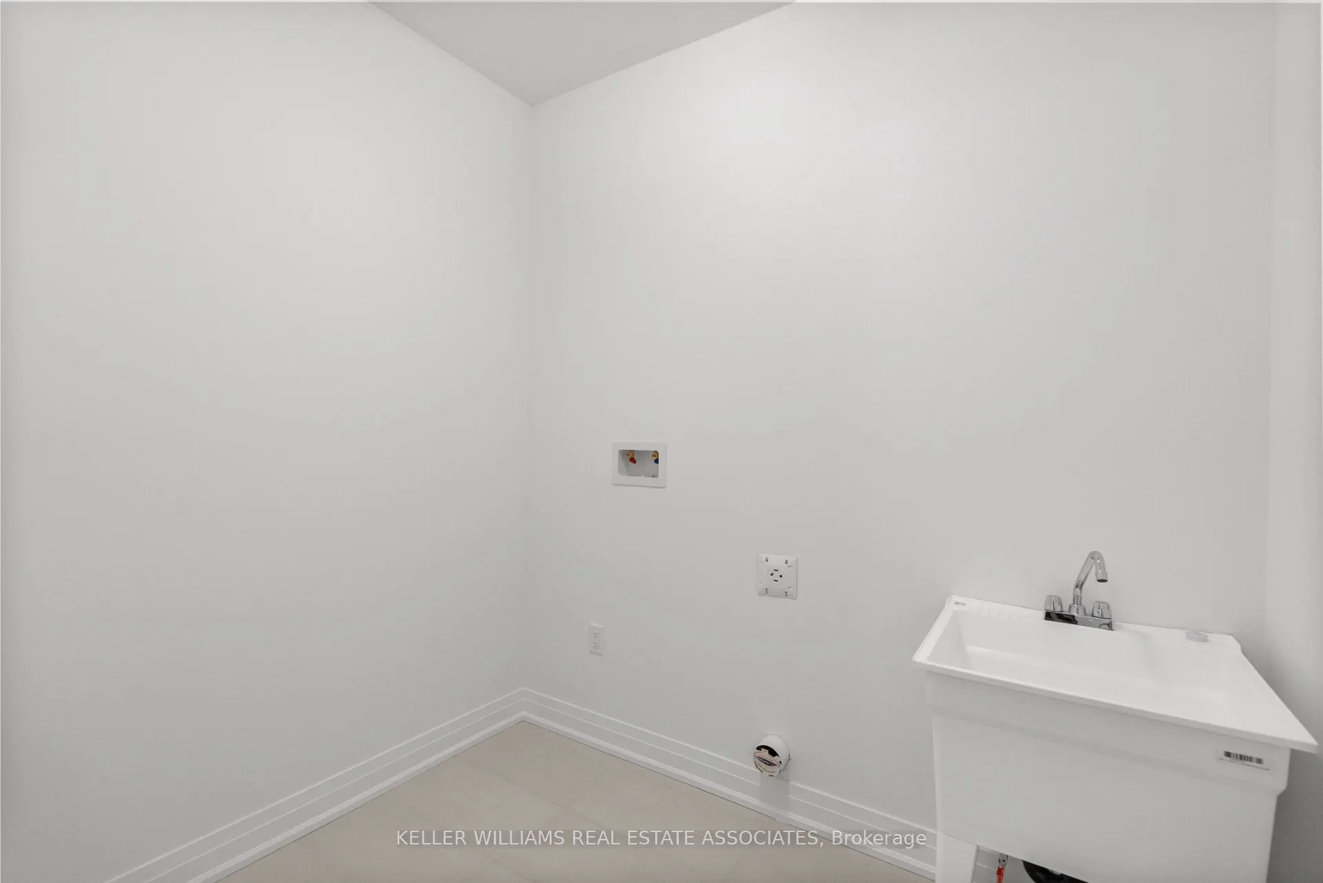 16 Aster Woods Drive
