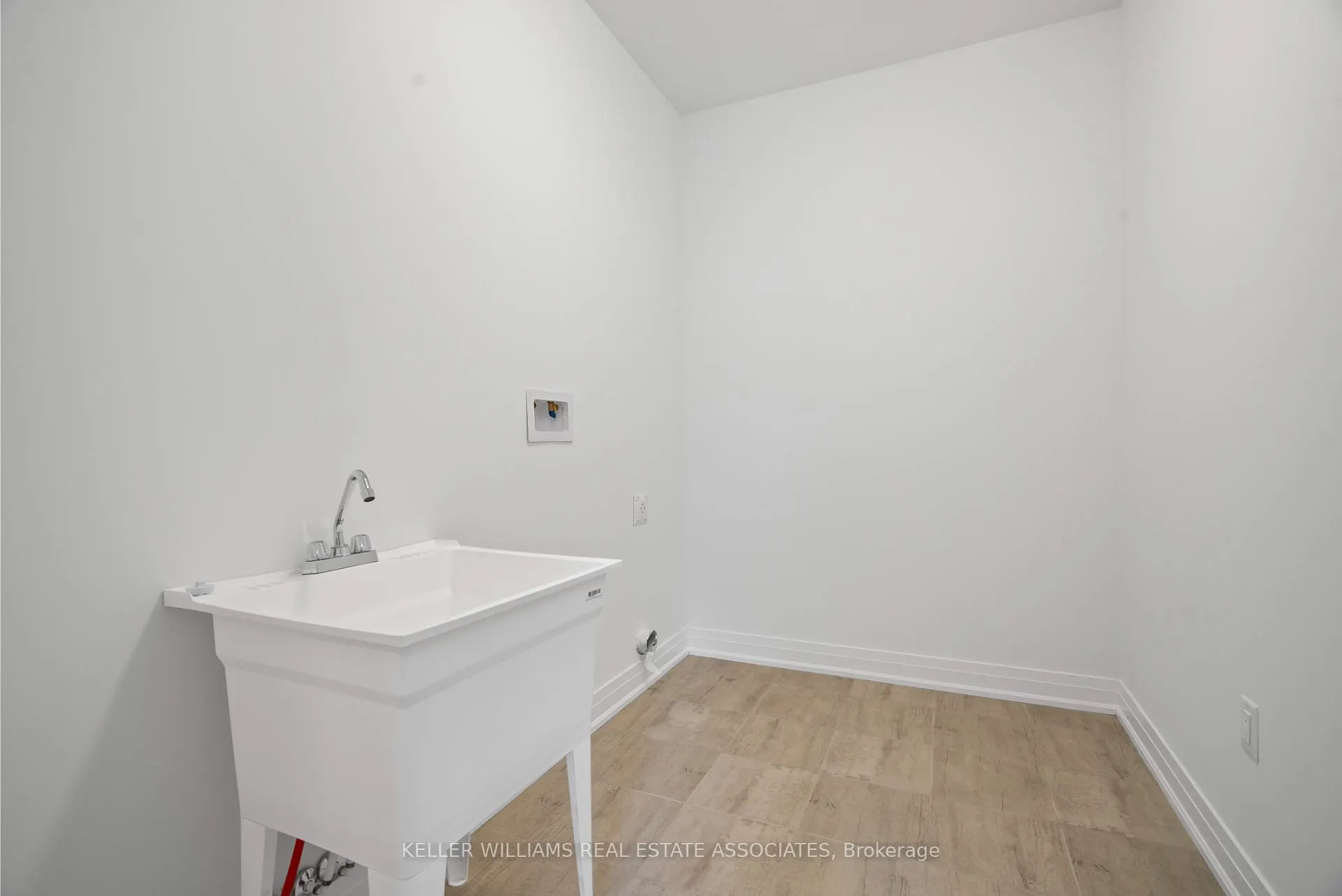 18 Aster Woods Drive