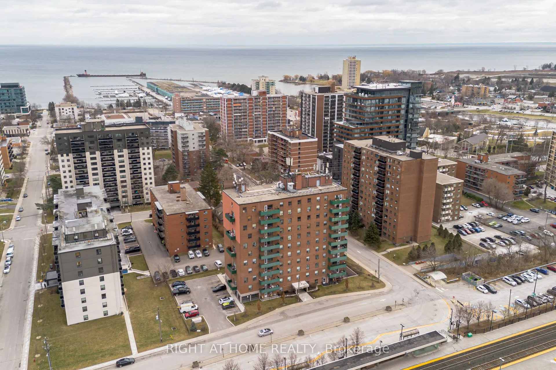 49 Queen Street E, #101
