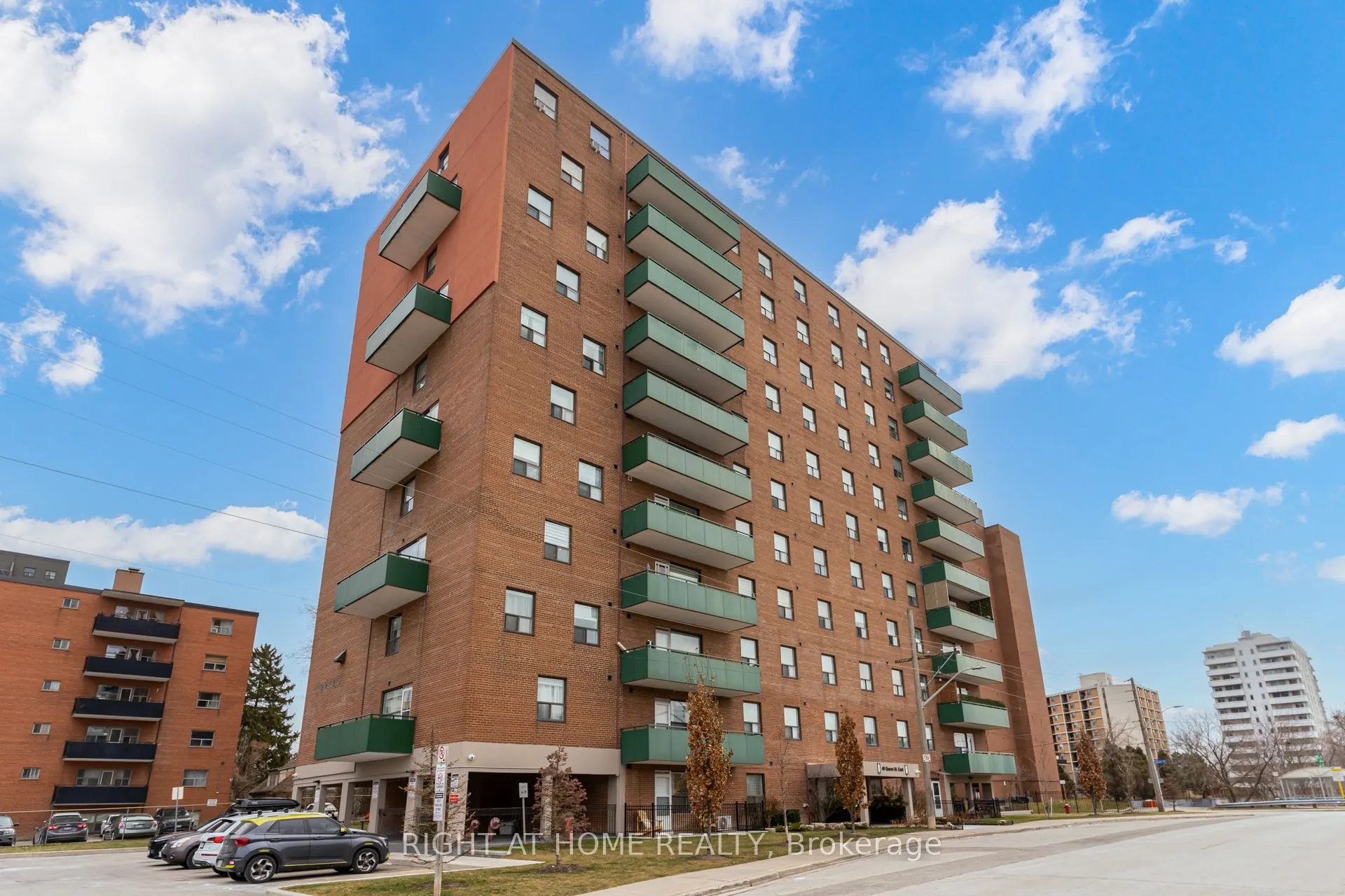 49 Queen Street E, #101