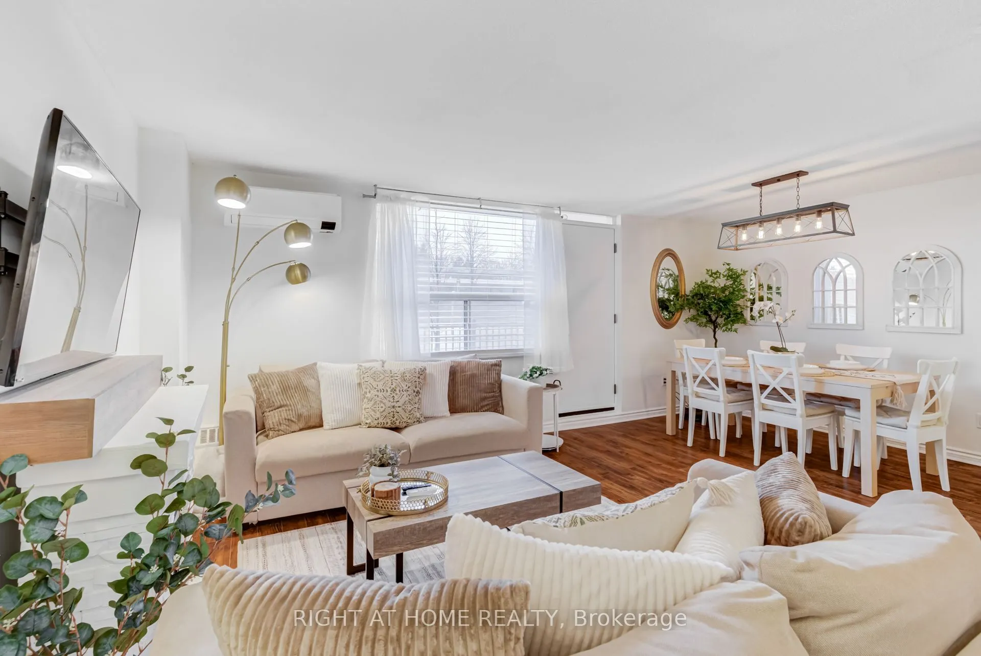 49 Queen Street E, #101