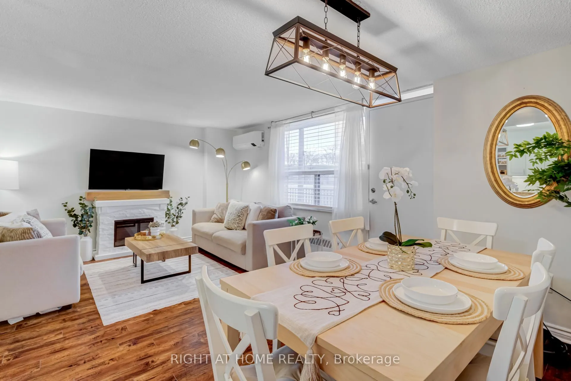 49 Queen Street E, #101