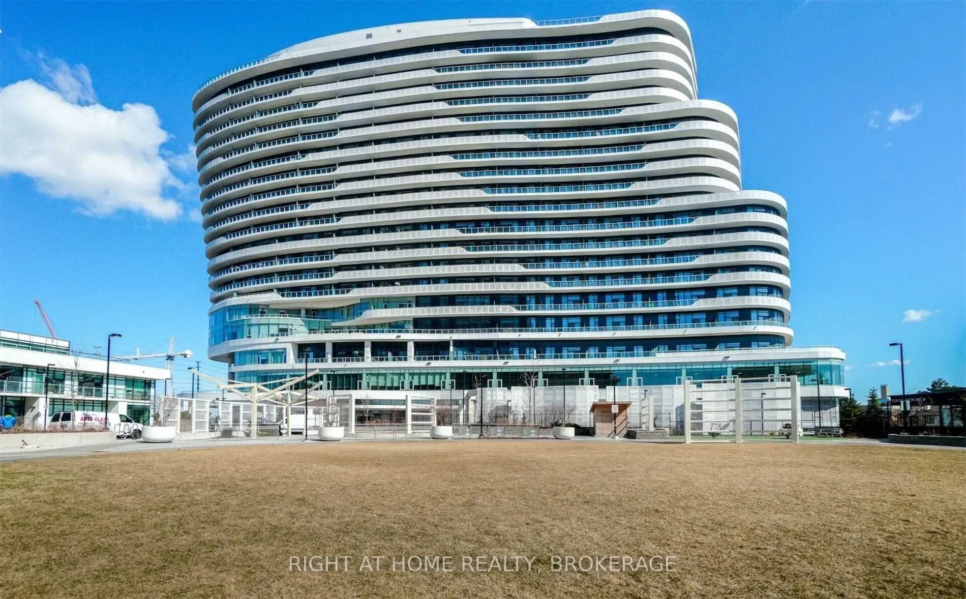 2520 Eglinton Avenue W, #1801