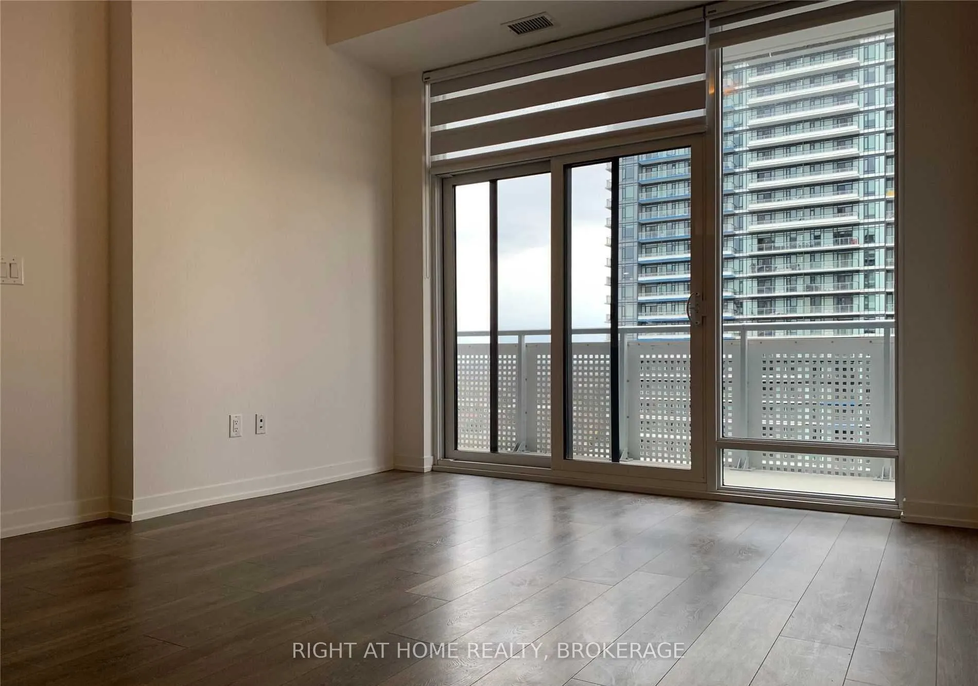 2520 Eglinton Avenue W, #1801