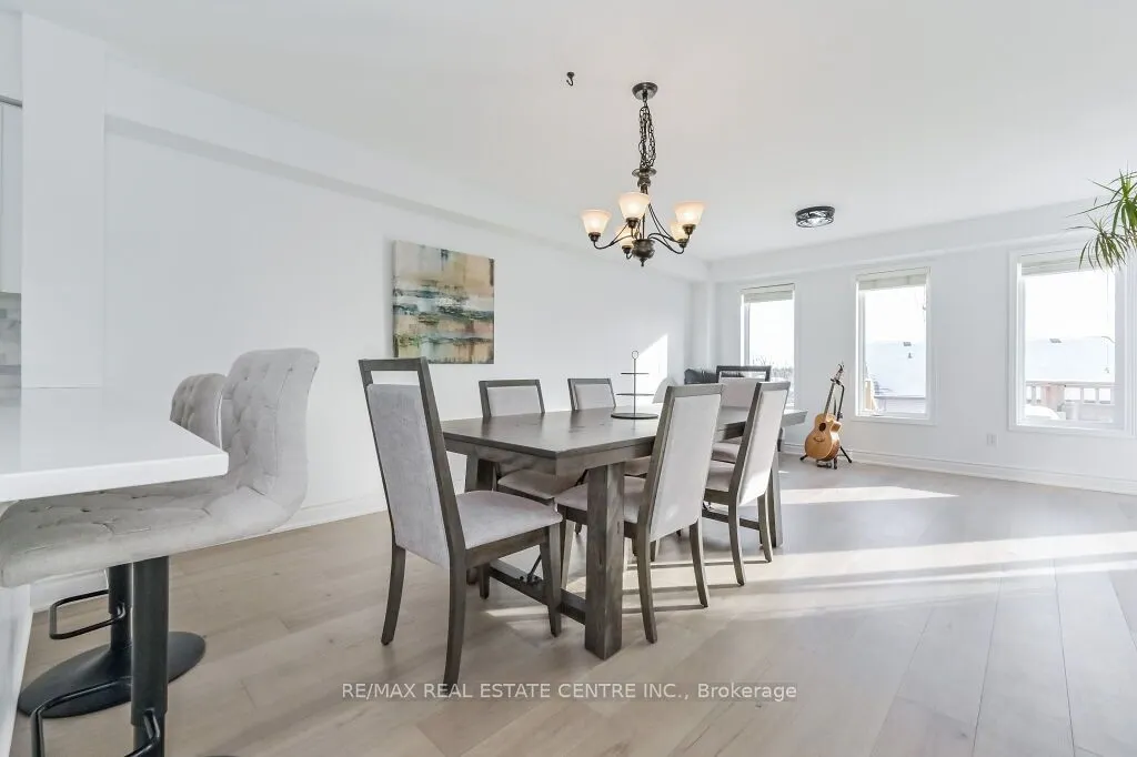 93 Biscayne Crescent