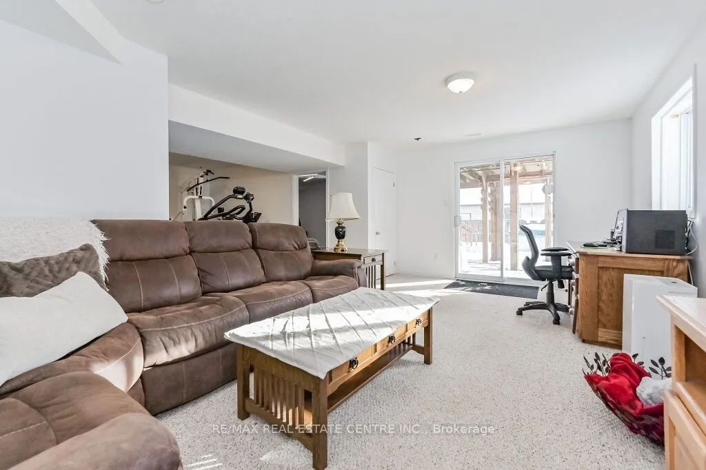 93 Biscayne Crescent