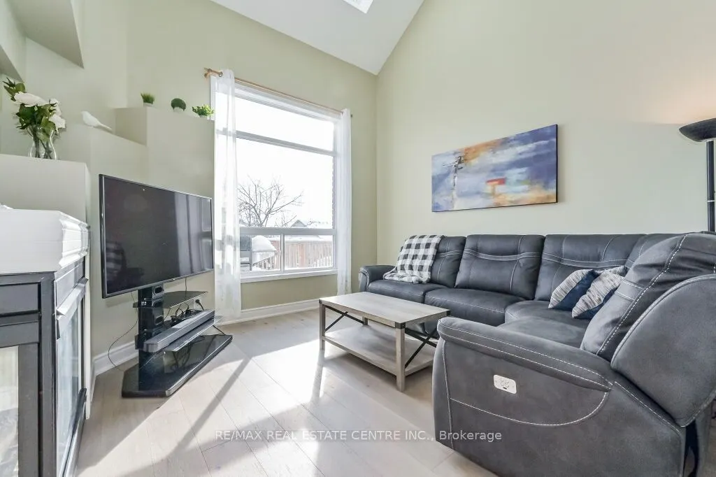 93 Biscayne Crescent