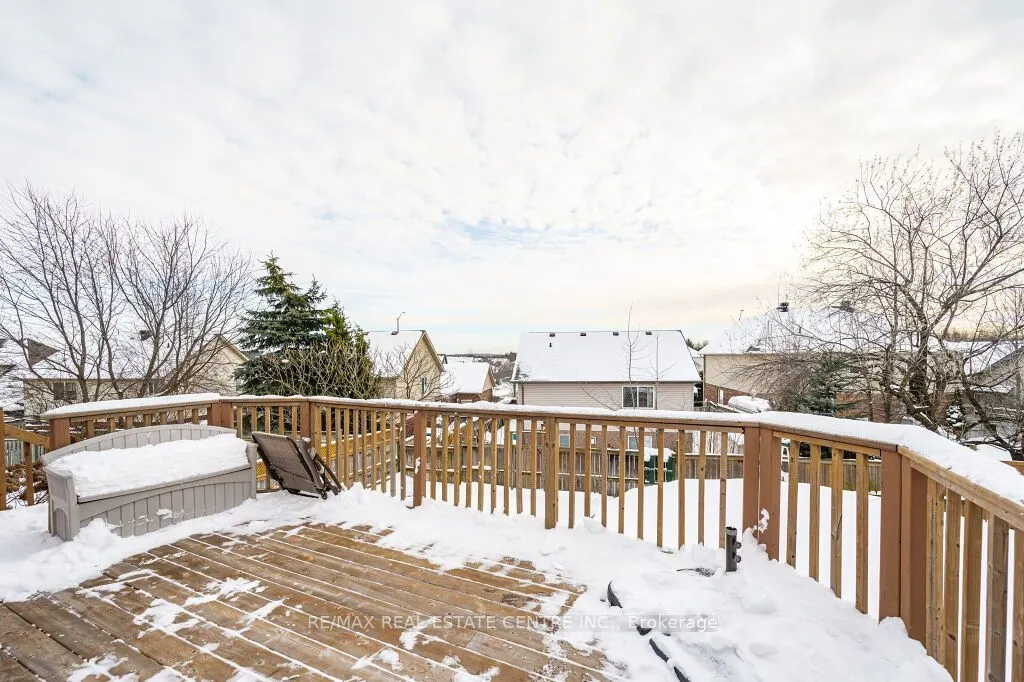 93 Biscayne Crescent