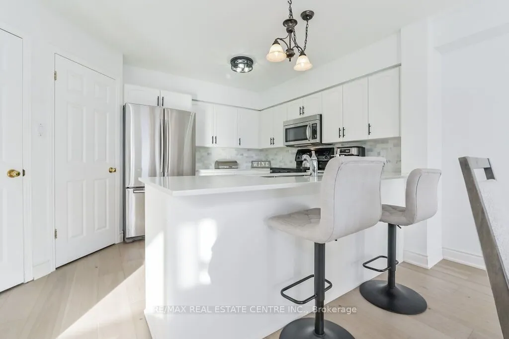 93 Biscayne Crescent