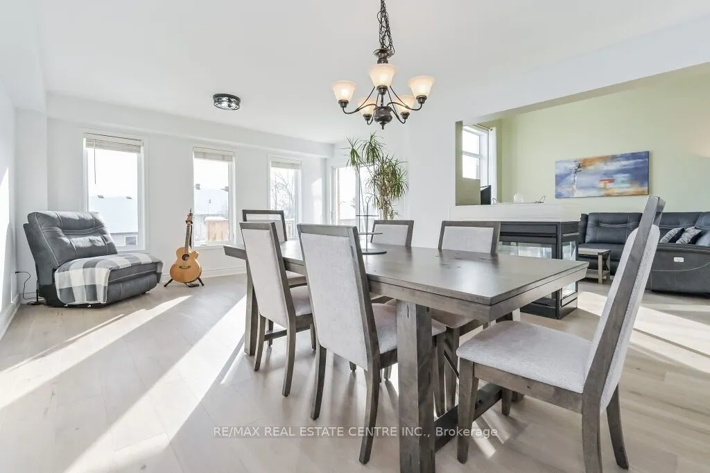 93 Biscayne Crescent