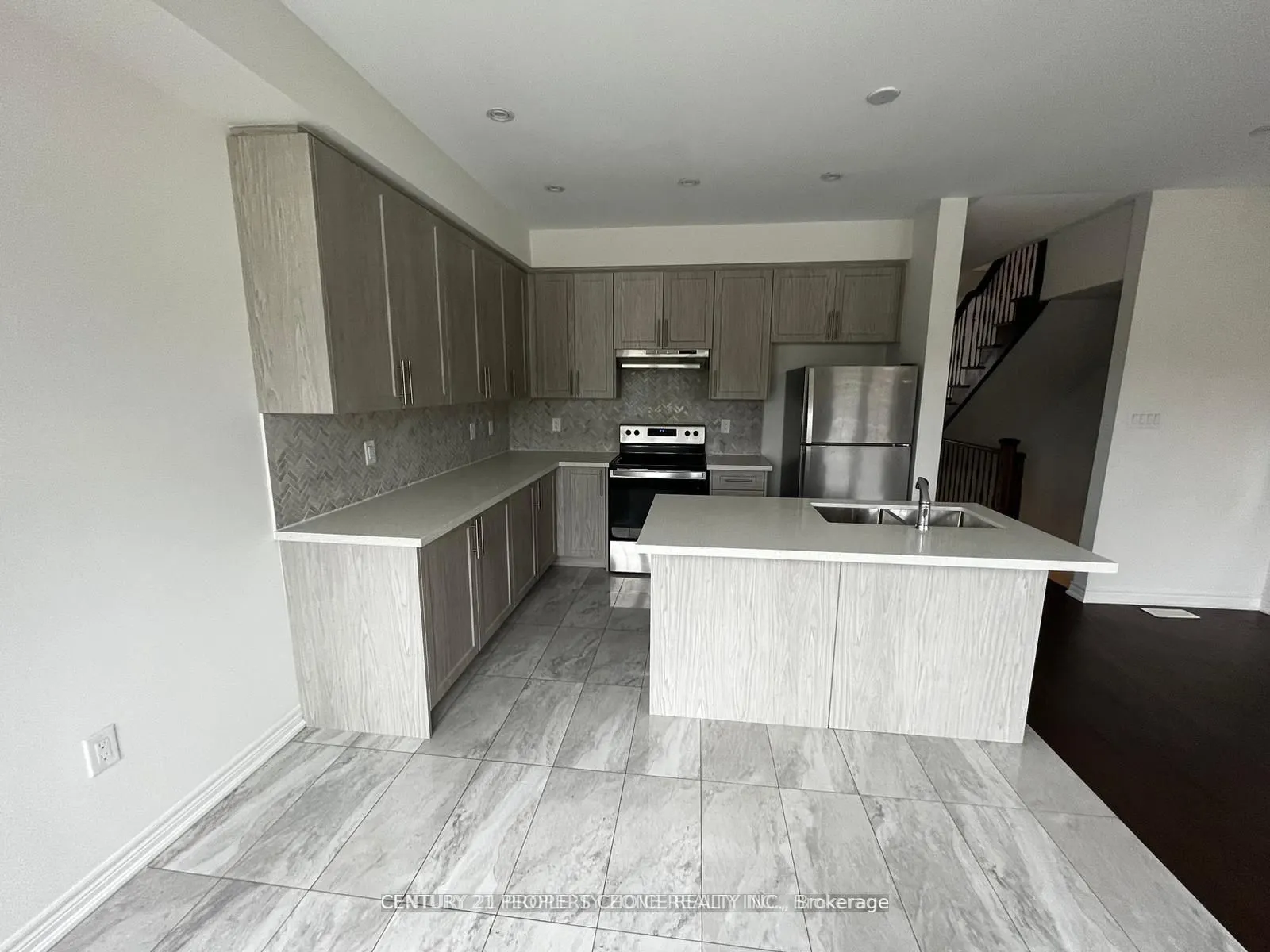 51 Hashmi Place W