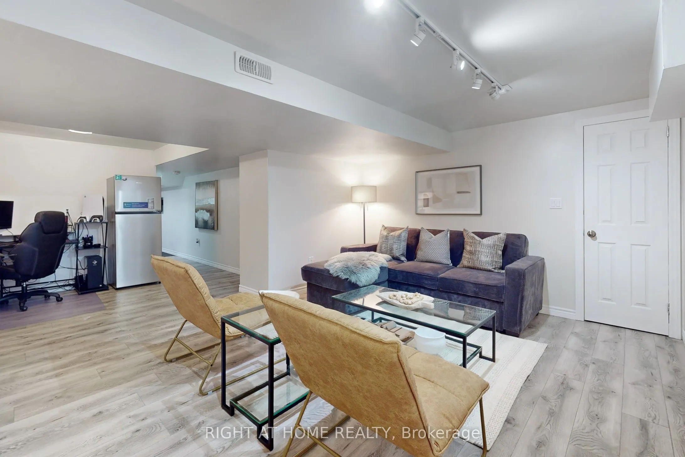 35 Oliana Way