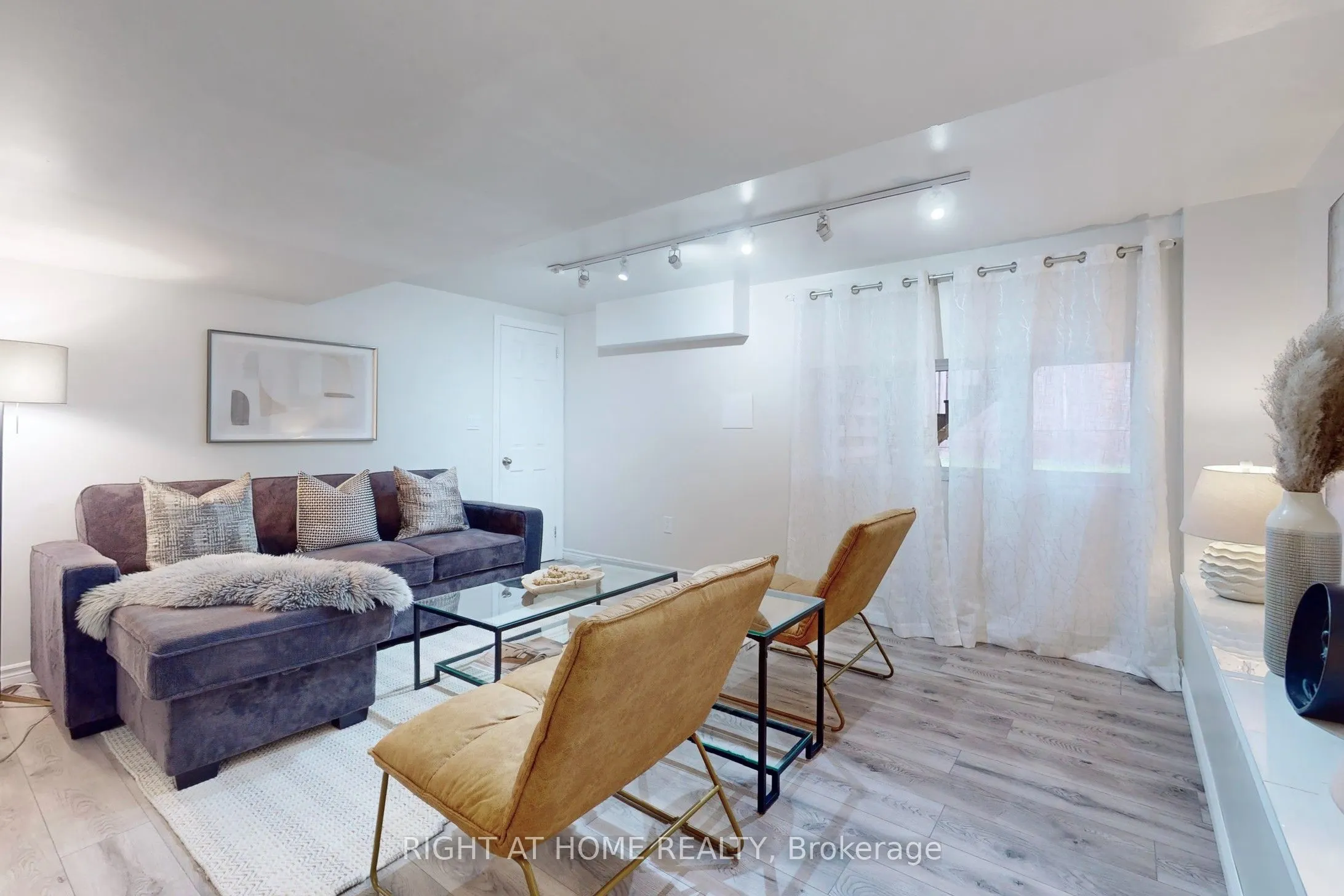 35 Oliana Way