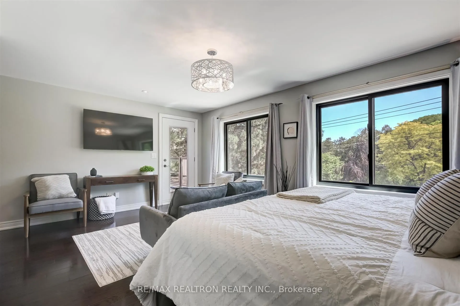 102 Edenbridge Drive