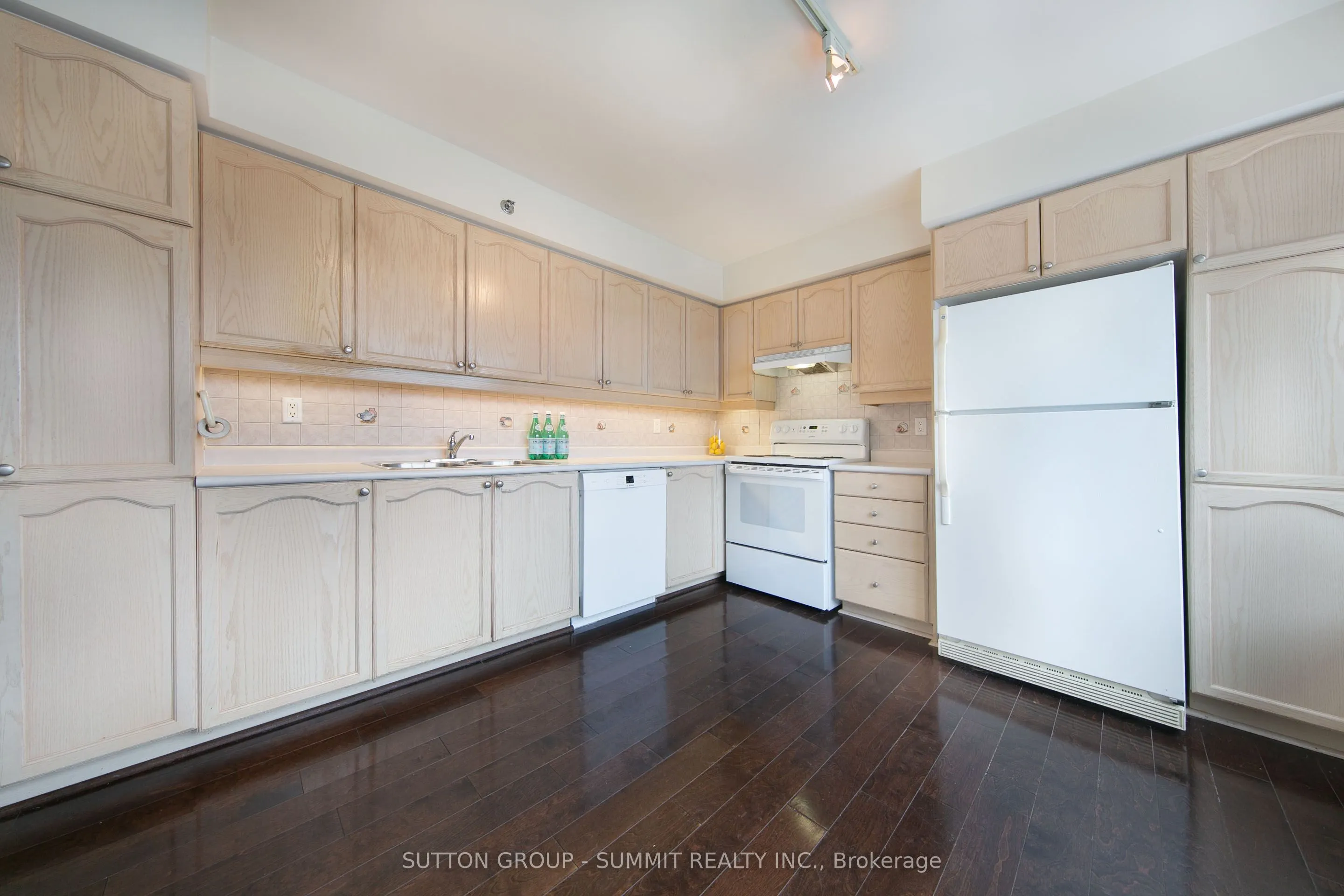 4640 Kimbermount Avenue S, #708