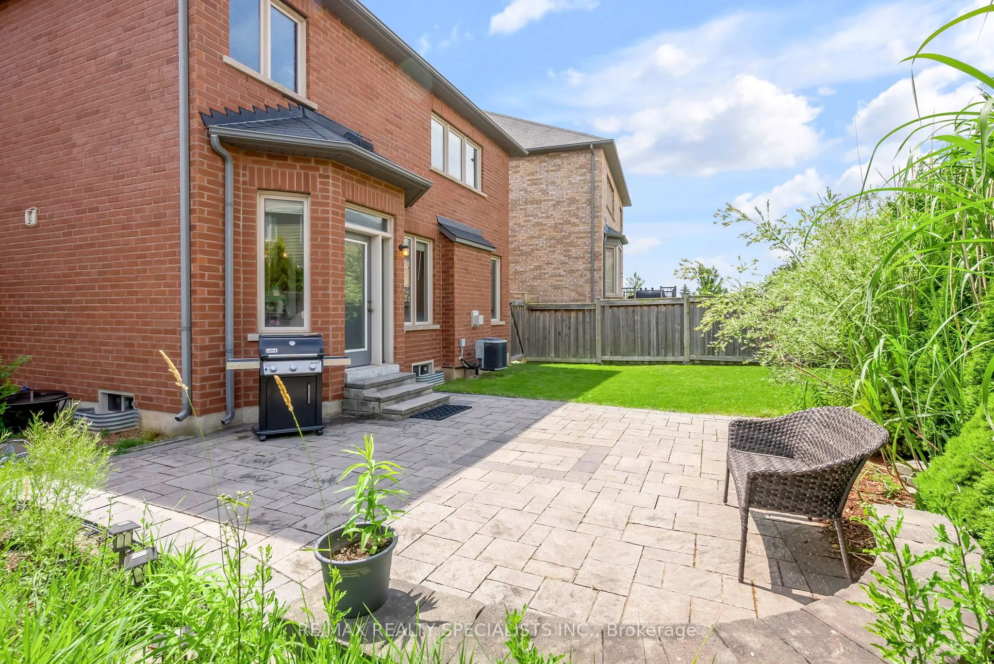 192 Giddings Crescent