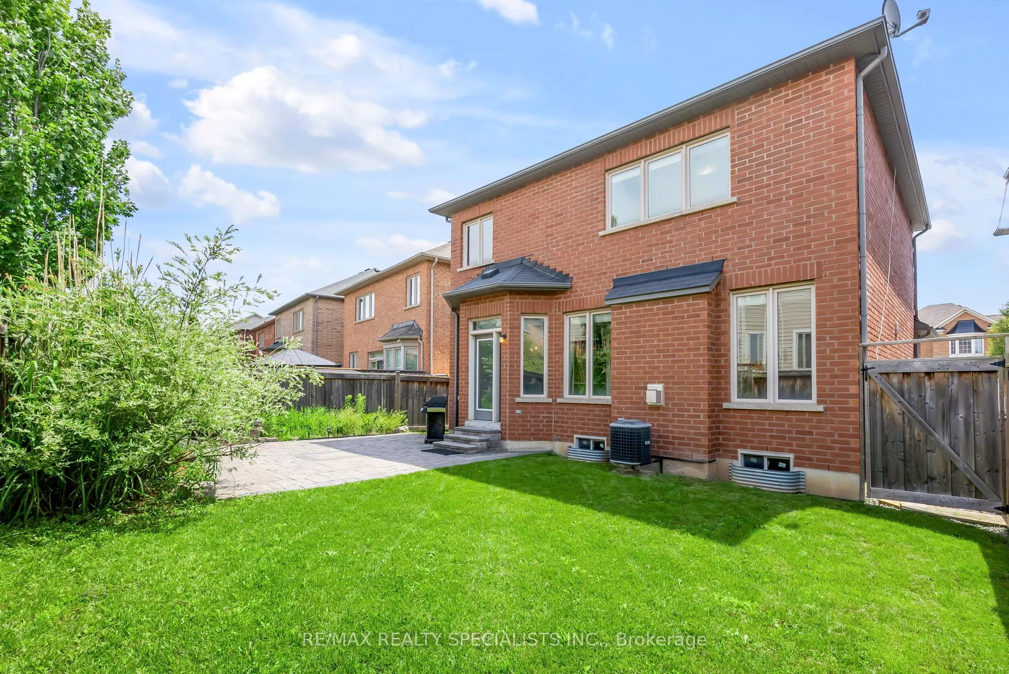 192 Giddings Crescent