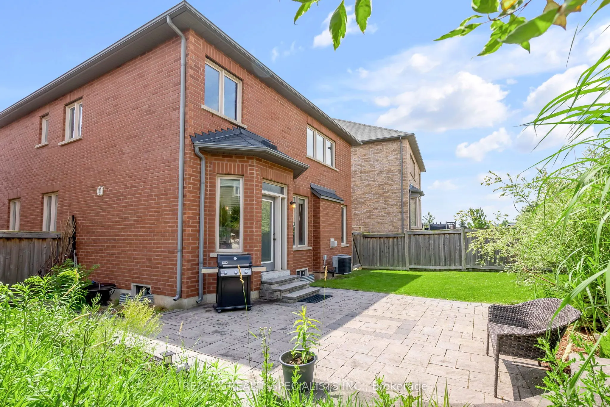 192 Giddings Crescent
