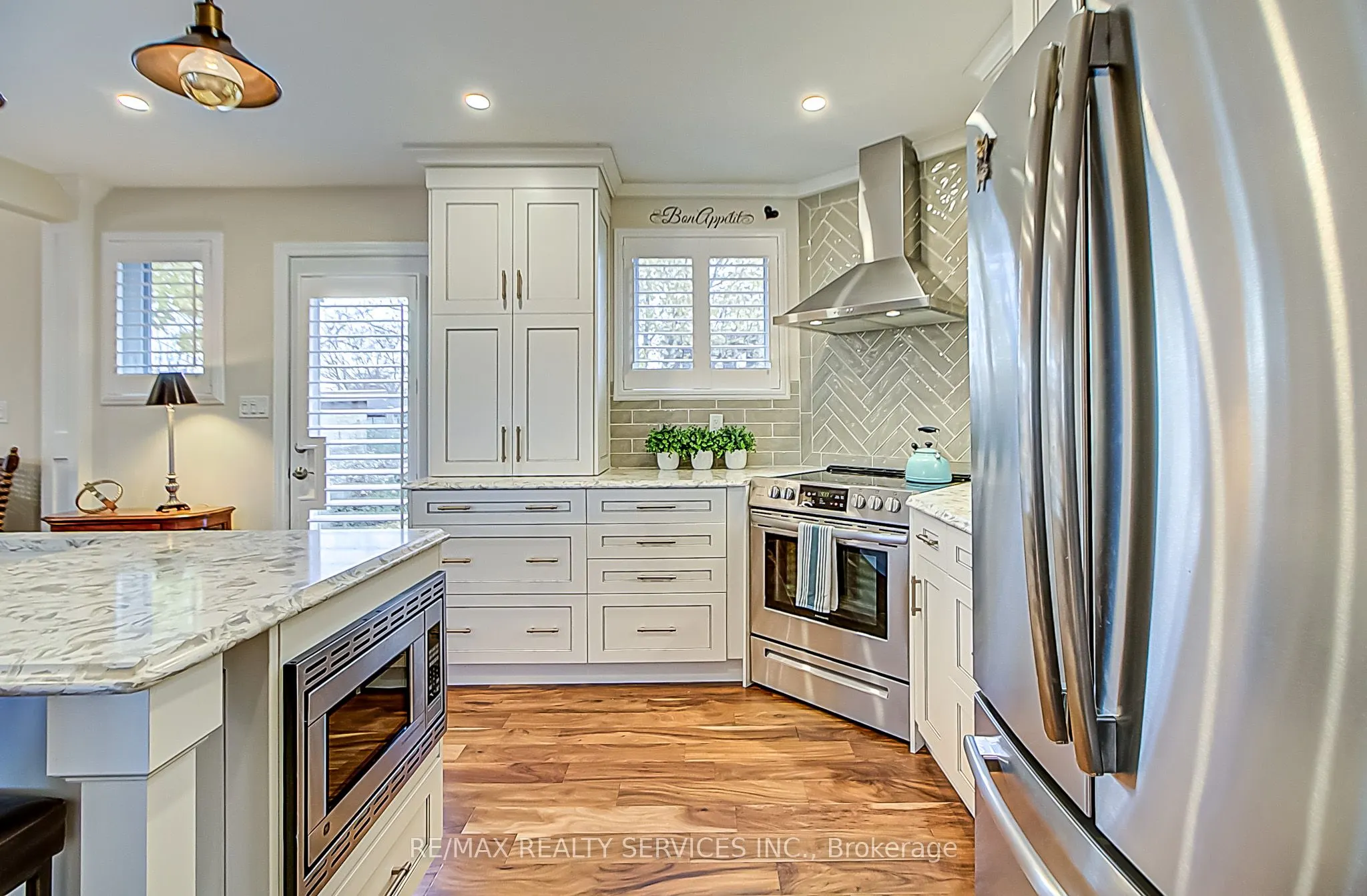 4 Ridgetop Avenue