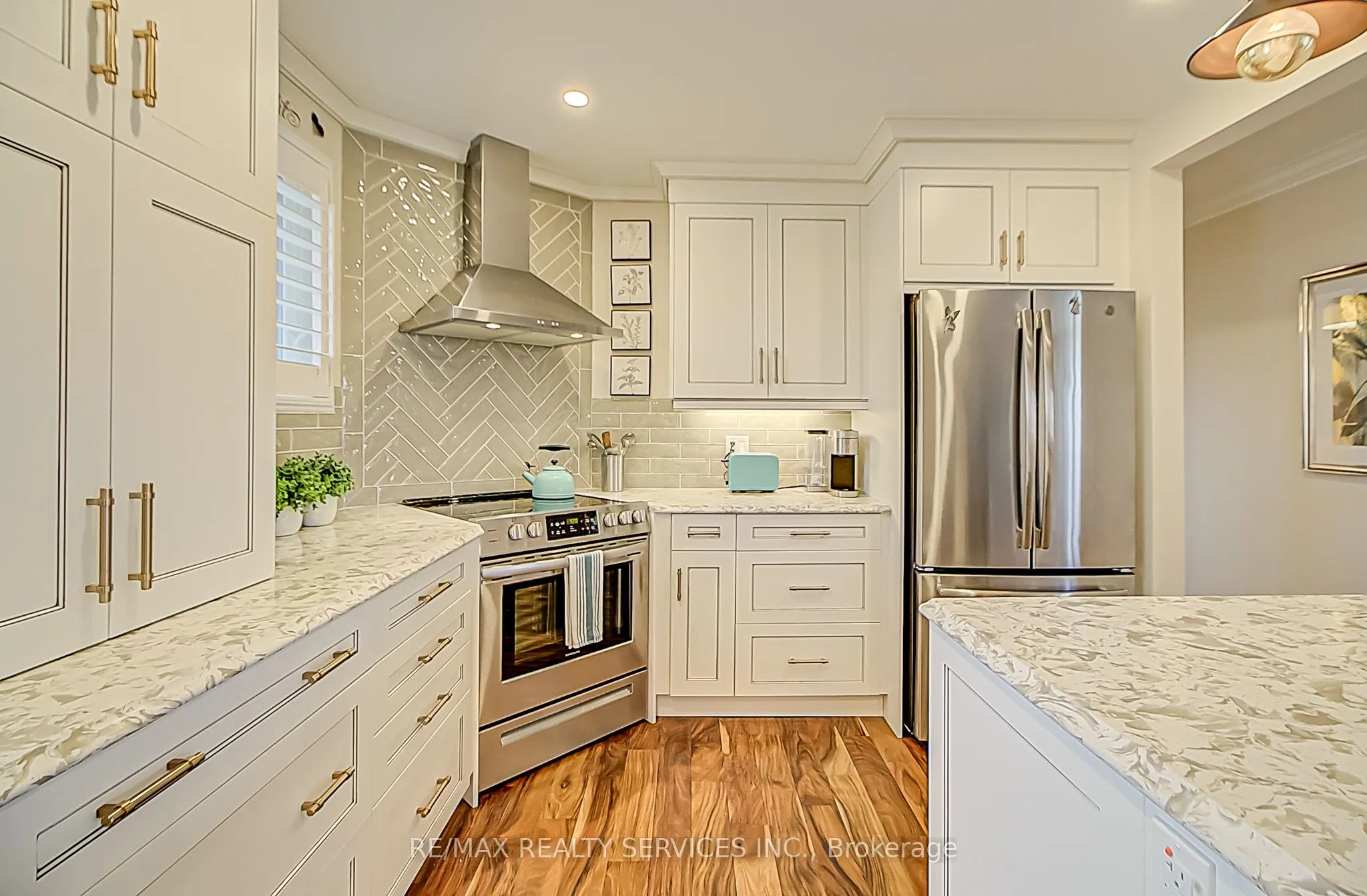 4 Ridgetop Avenue