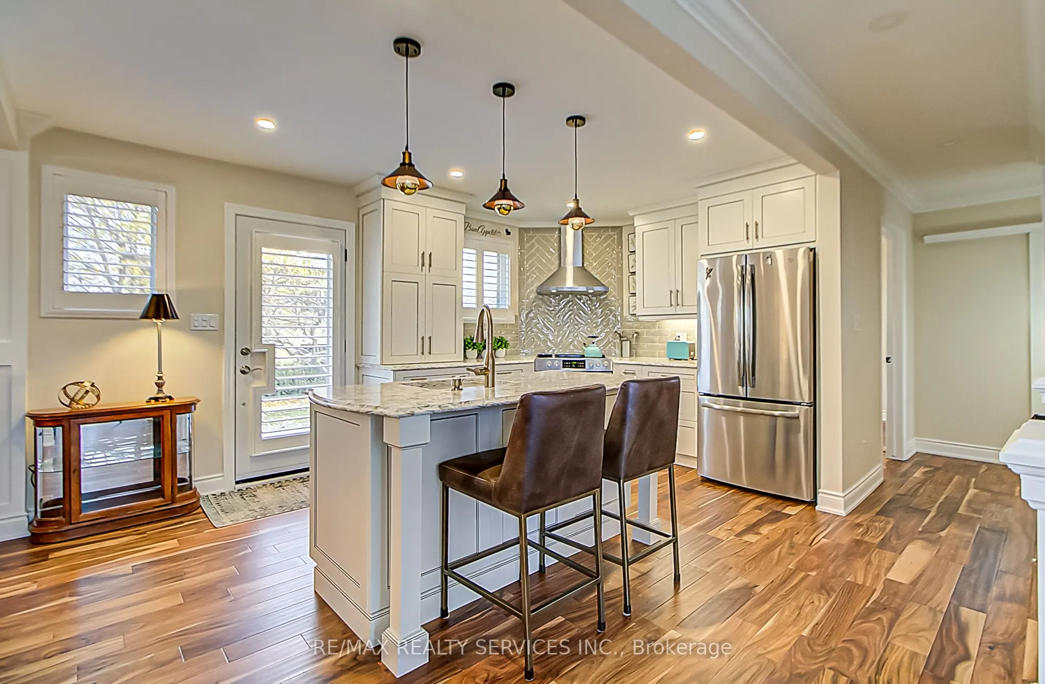 4 Ridgetop Avenue