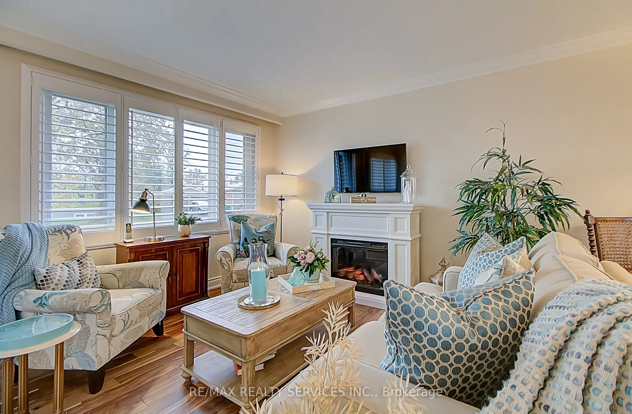 4 Ridgetop Avenue
