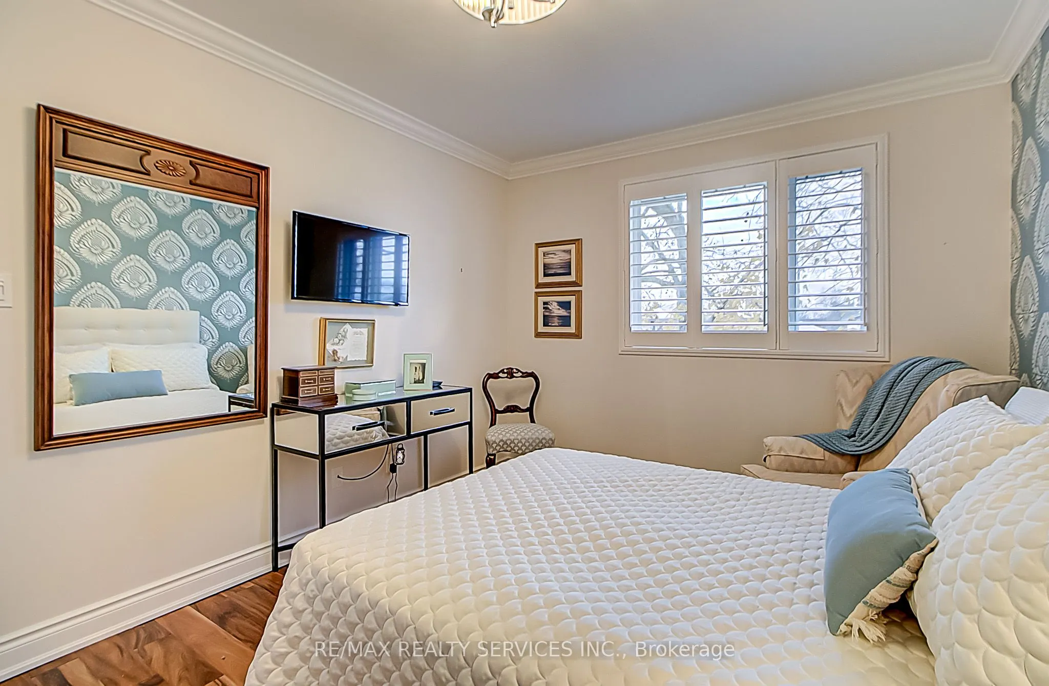 4 Ridgetop Avenue