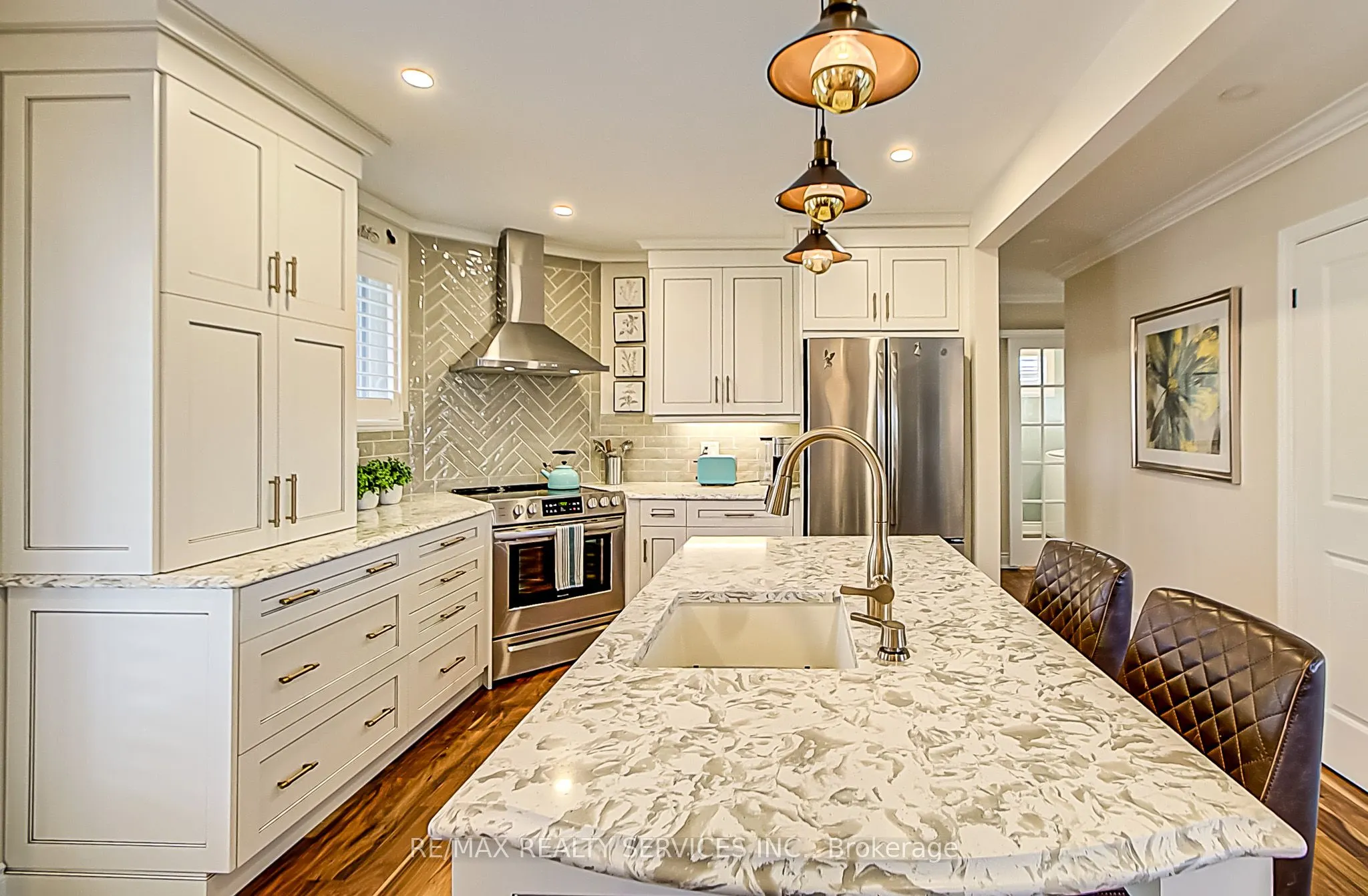 4 Ridgetop Avenue