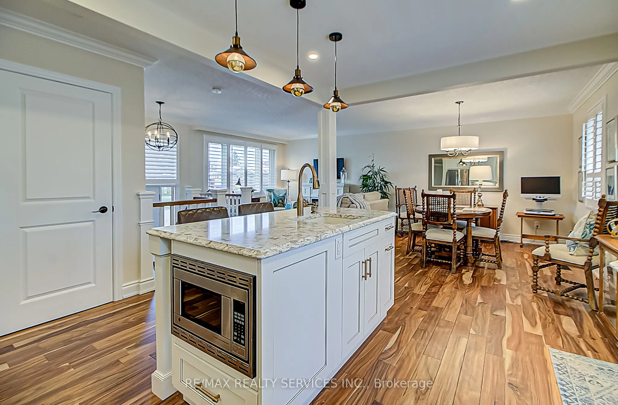 4 Ridgetop Avenue