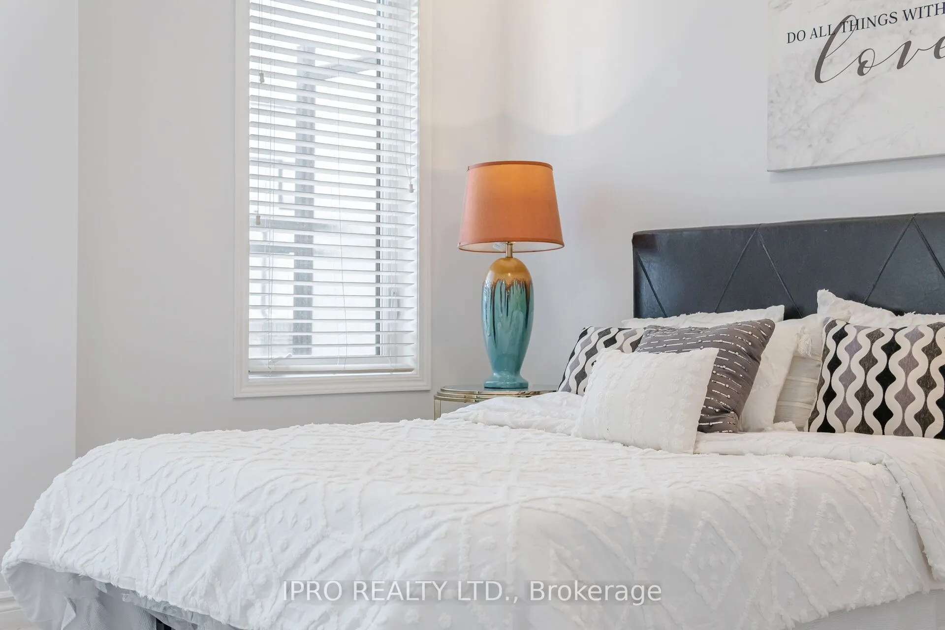 1150 Stroud Lane, #4