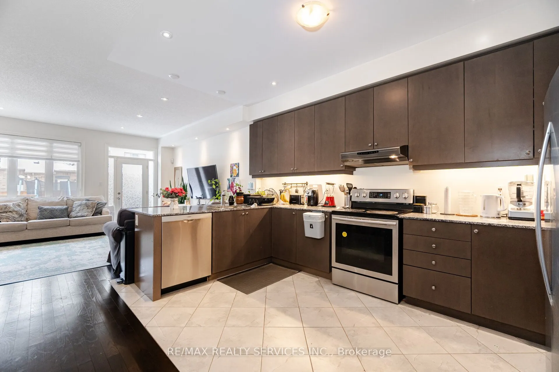 7 Lady Evelyn Crescent