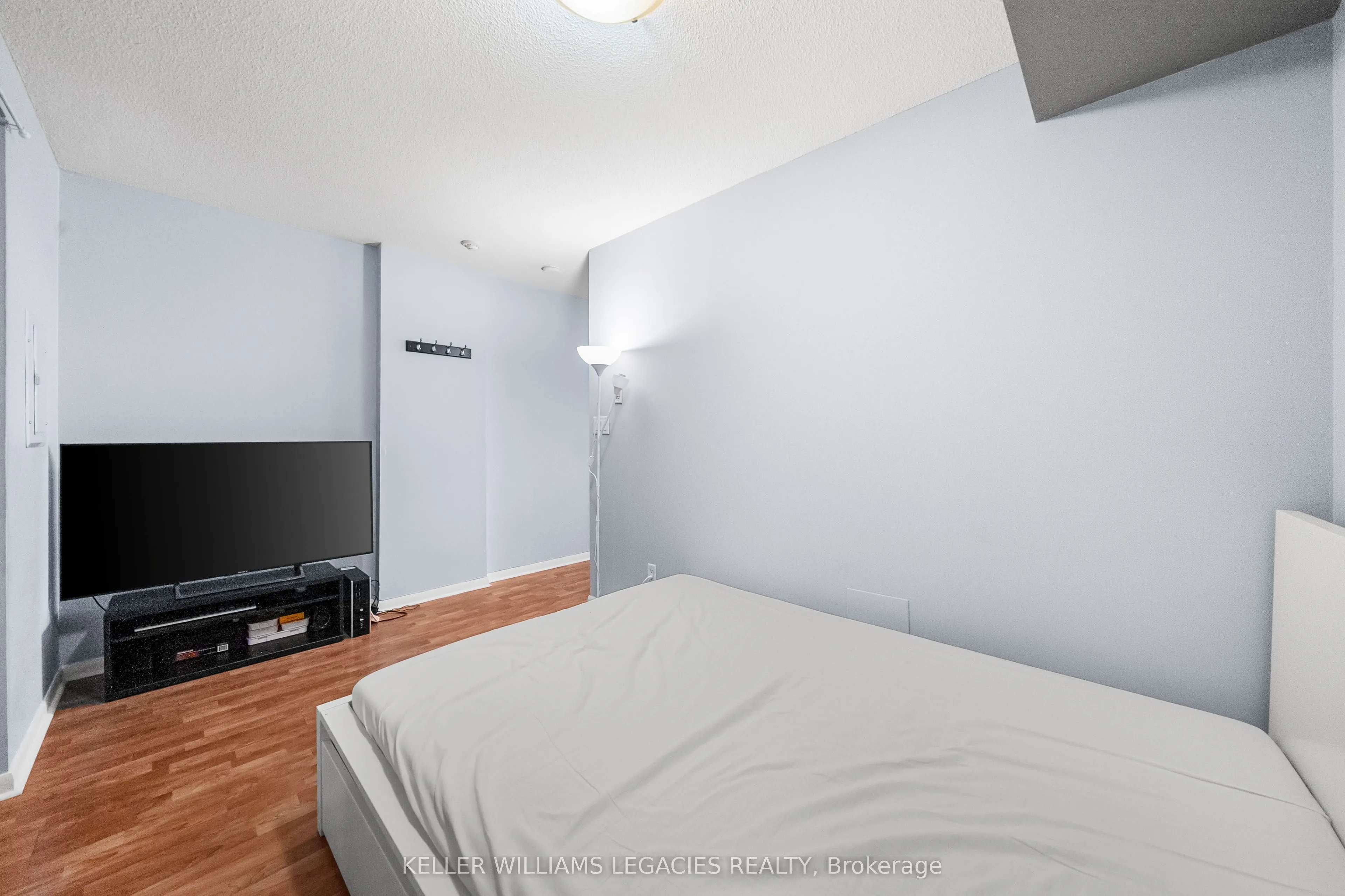 2464 Weston Road, #405