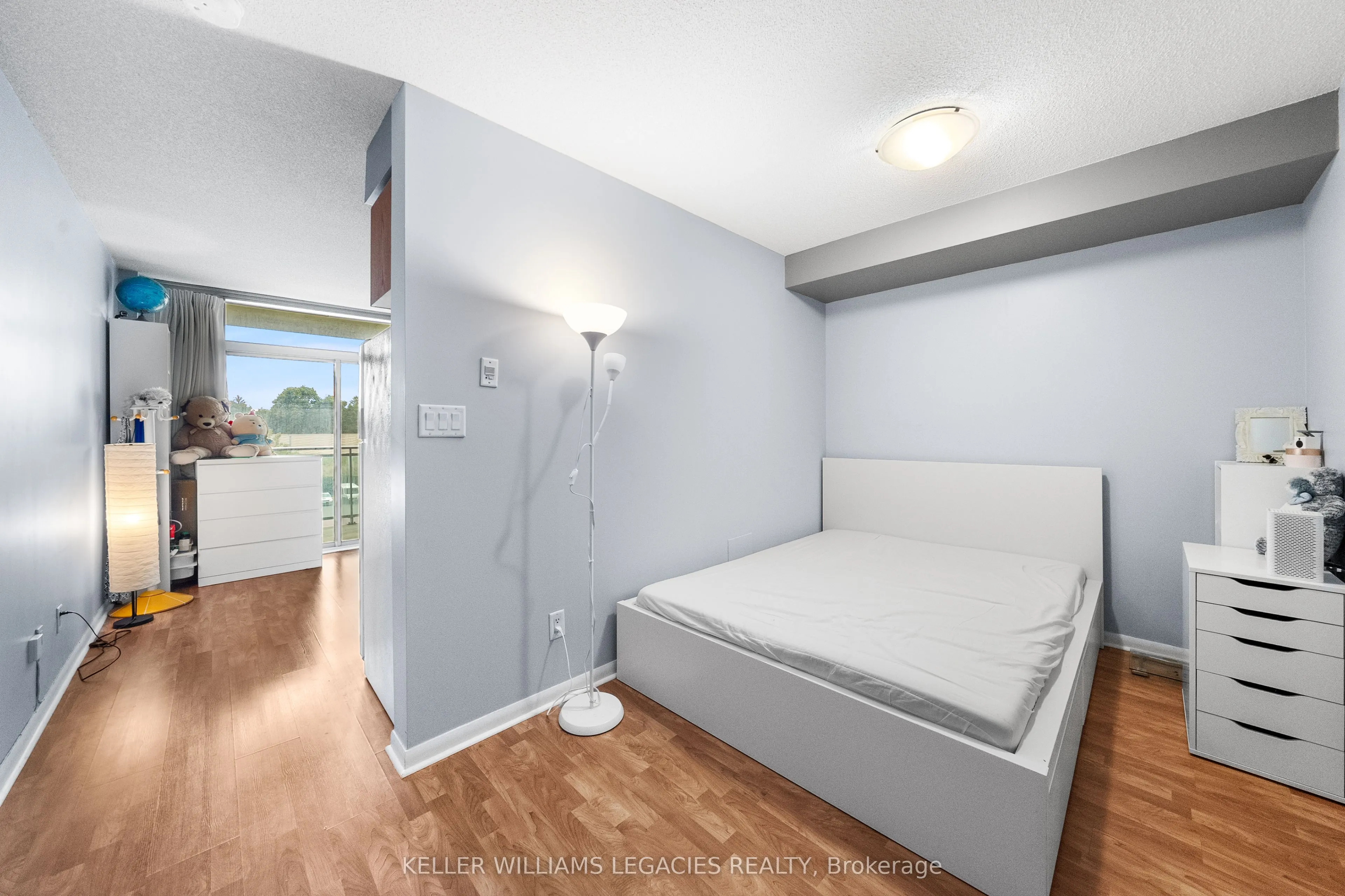2464 Weston Road, #405
