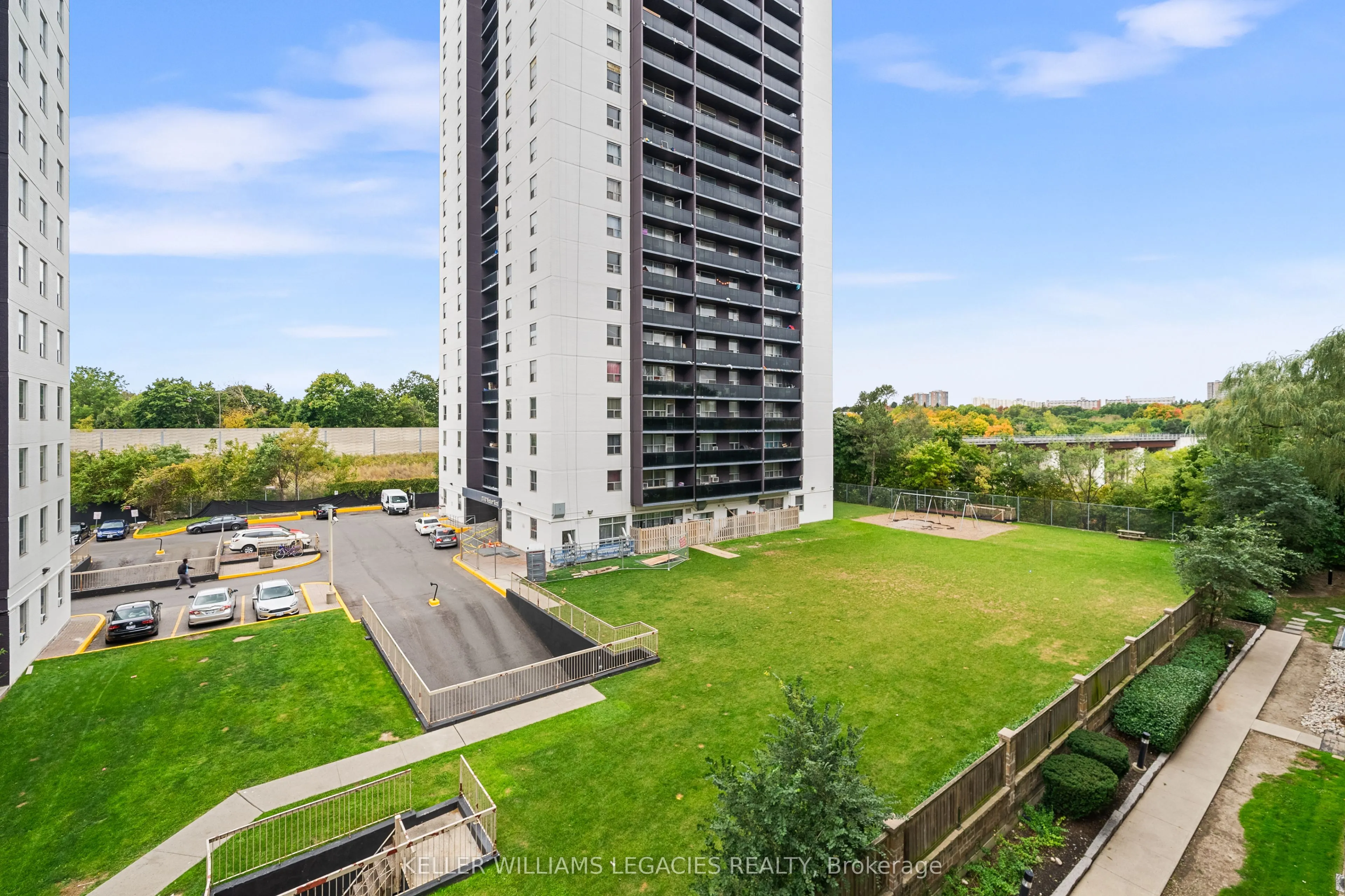 2464 Weston Road, #405