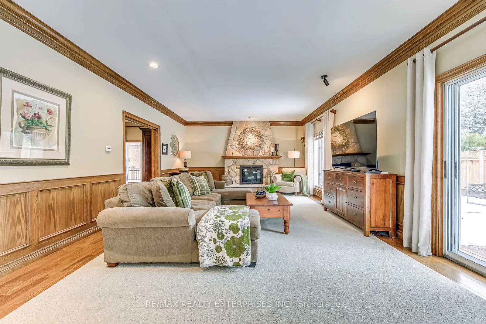 1935 Calgary Court