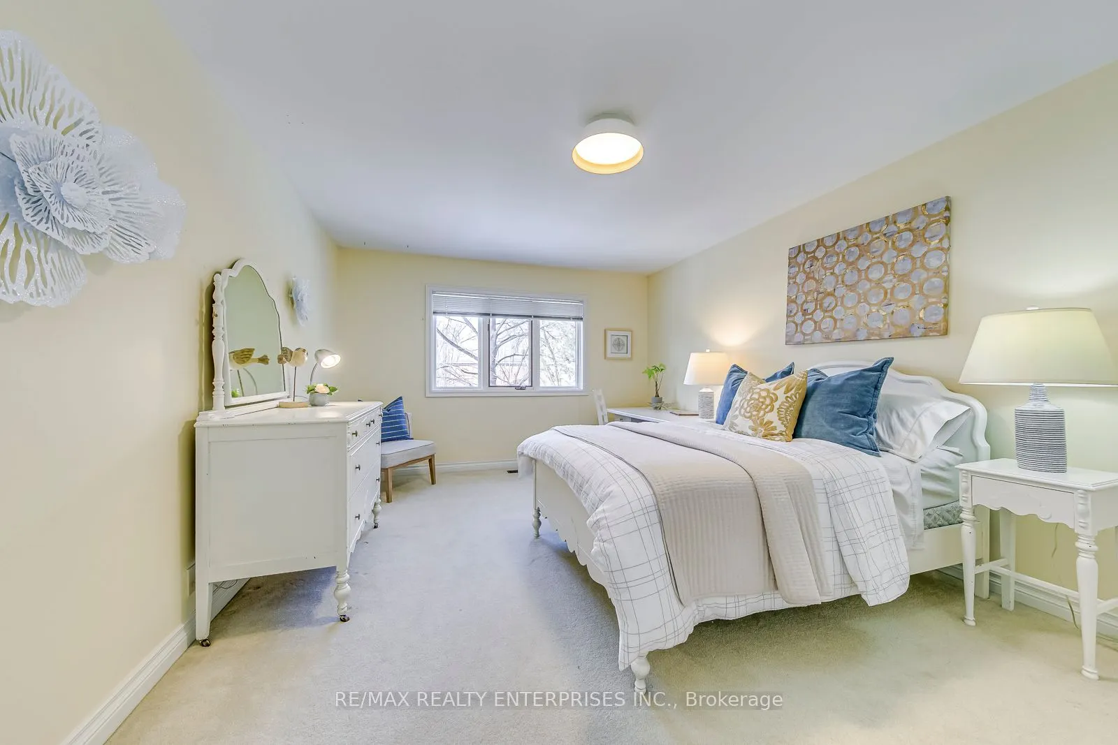 1935 Calgary Court