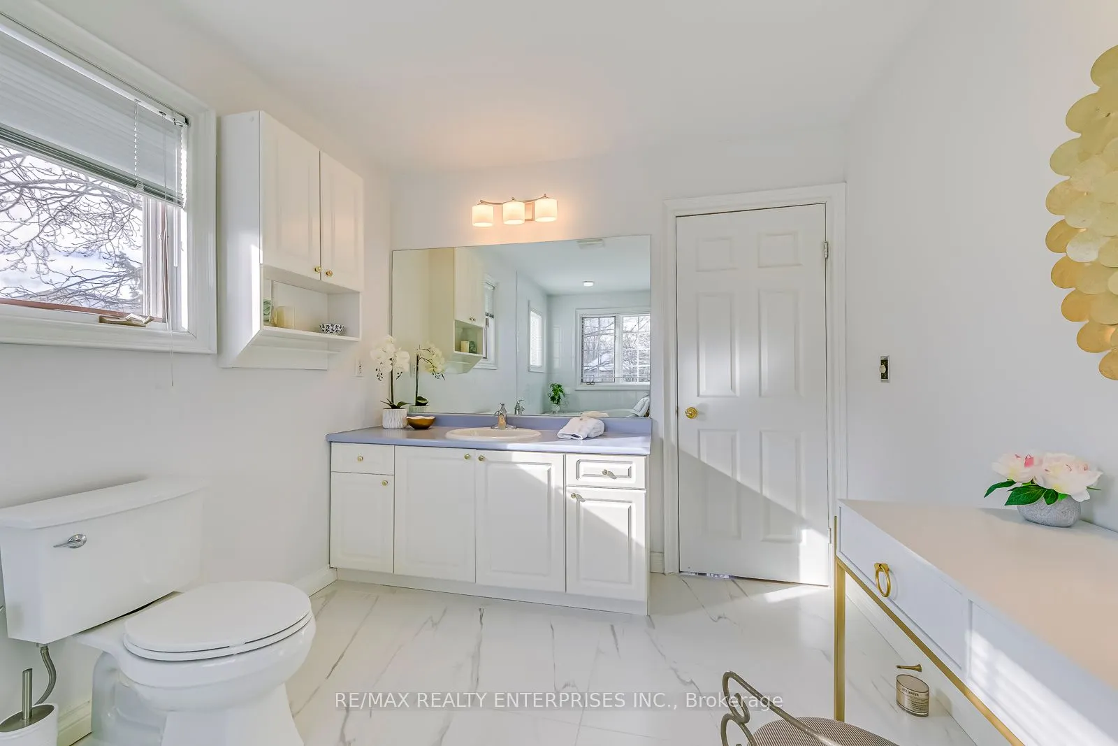 1935 Calgary Court