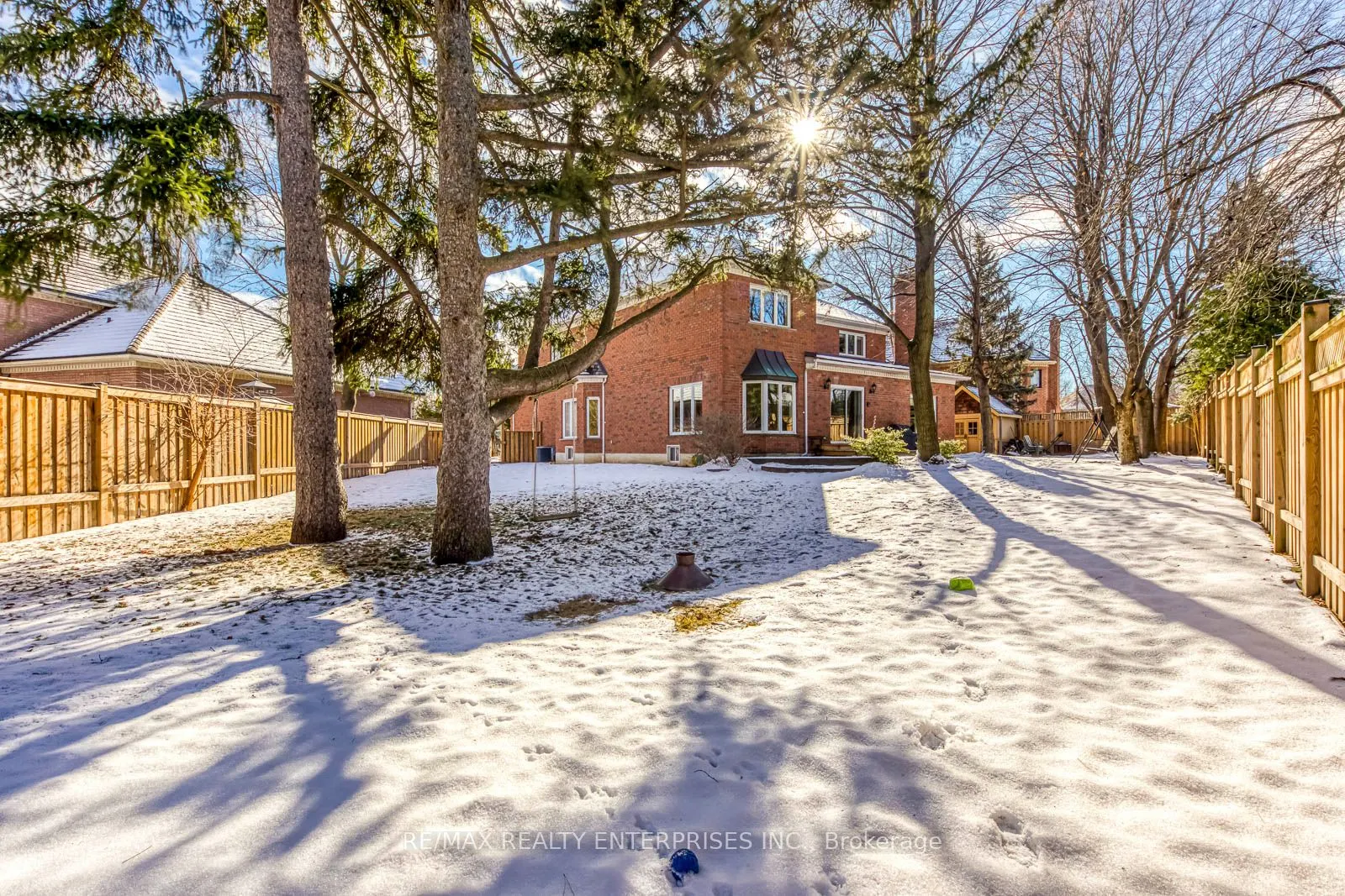 1935 Calgary Court