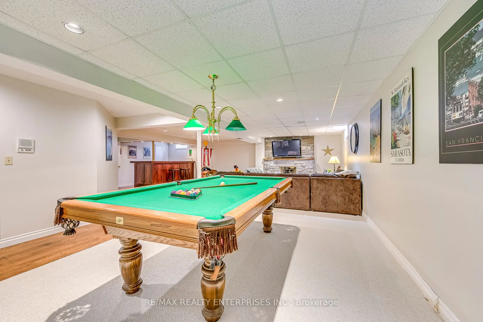 1935 Calgary Court