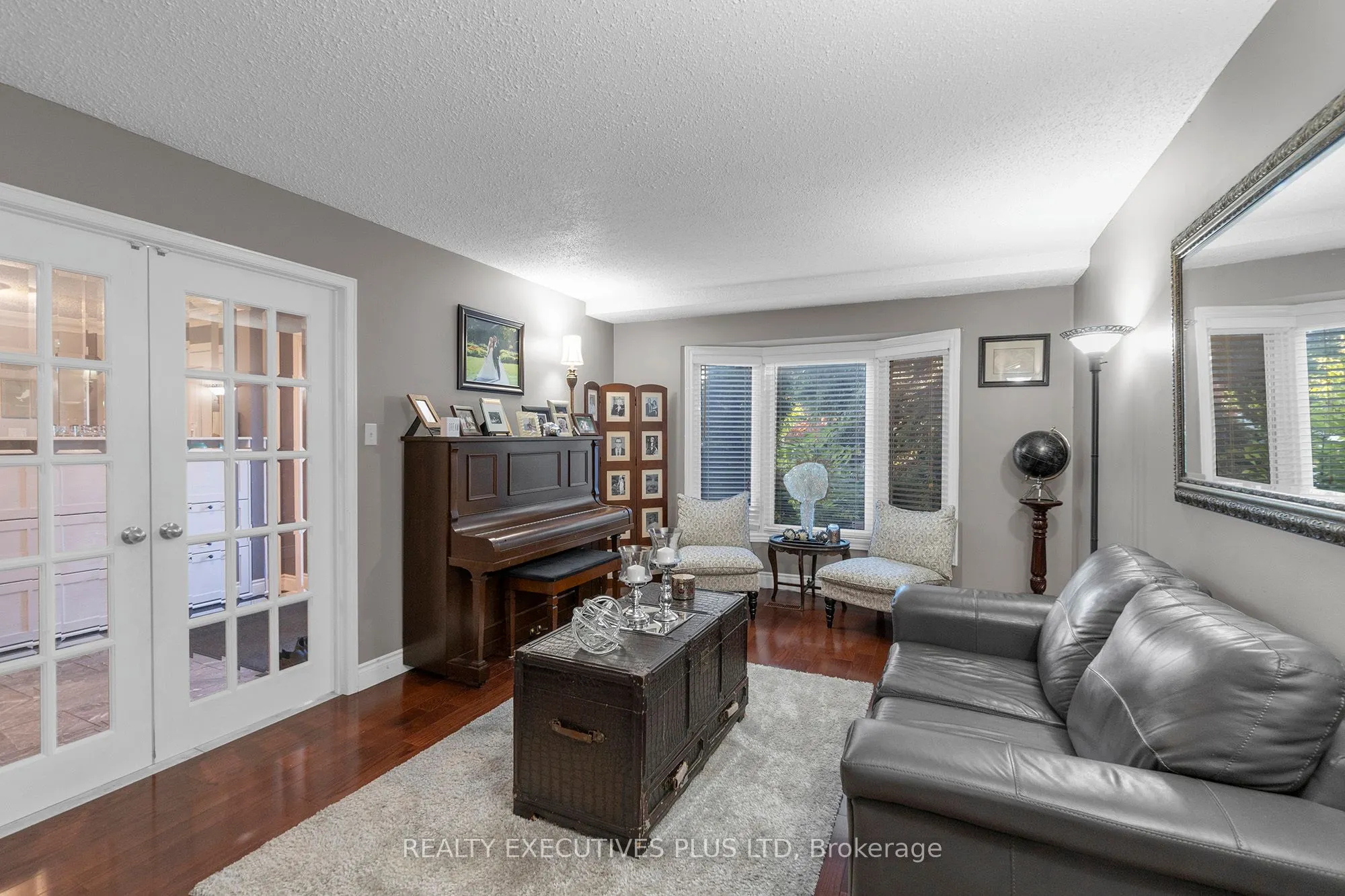 8 Lombardy Crescent