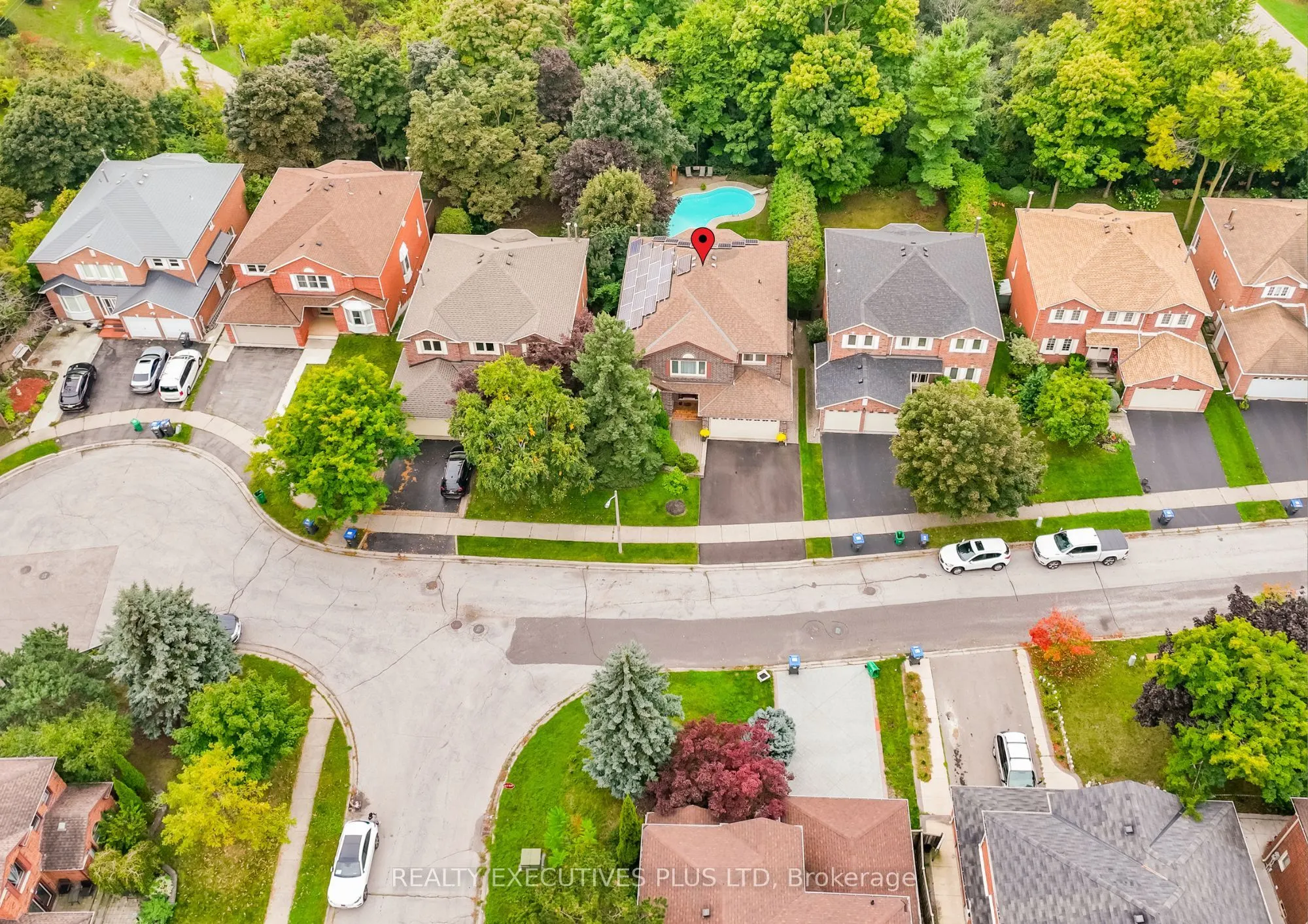 8 Lombardy Crescent
