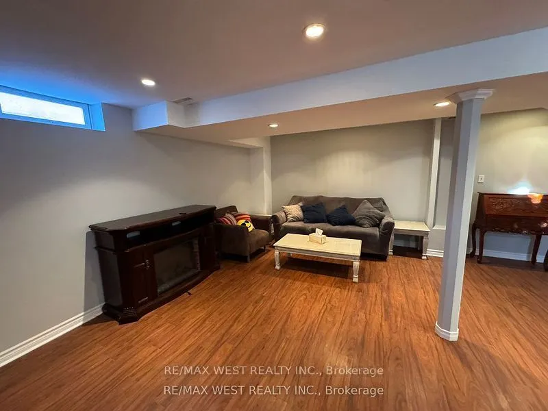 13 Silvervalley Drive