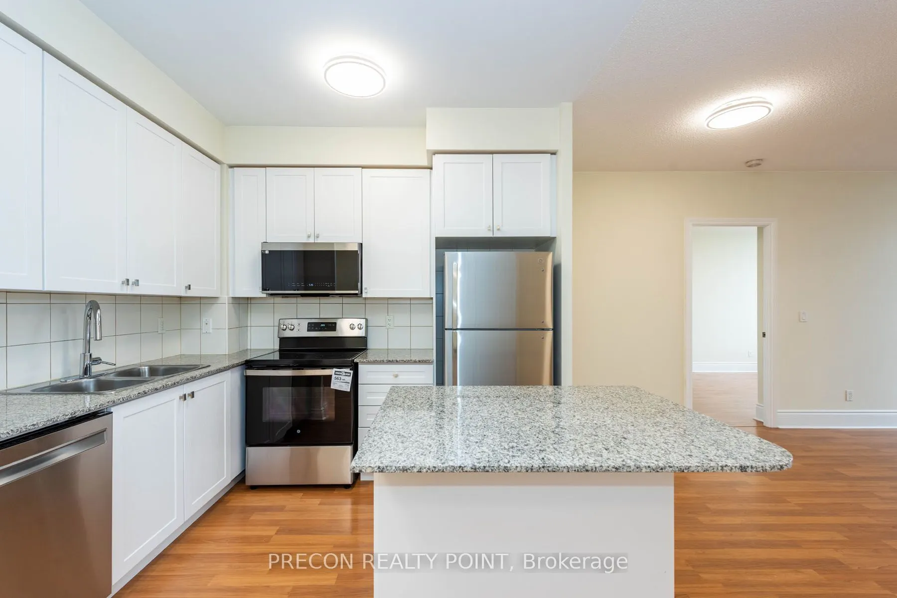 310 Burnhamthorpe Road W, #PH01