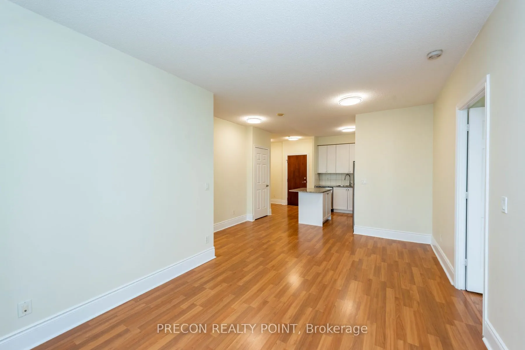 310 Burnhamthorpe Road W, #PH01