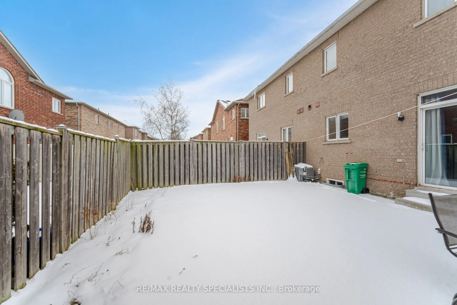 45 Connolly Crescent