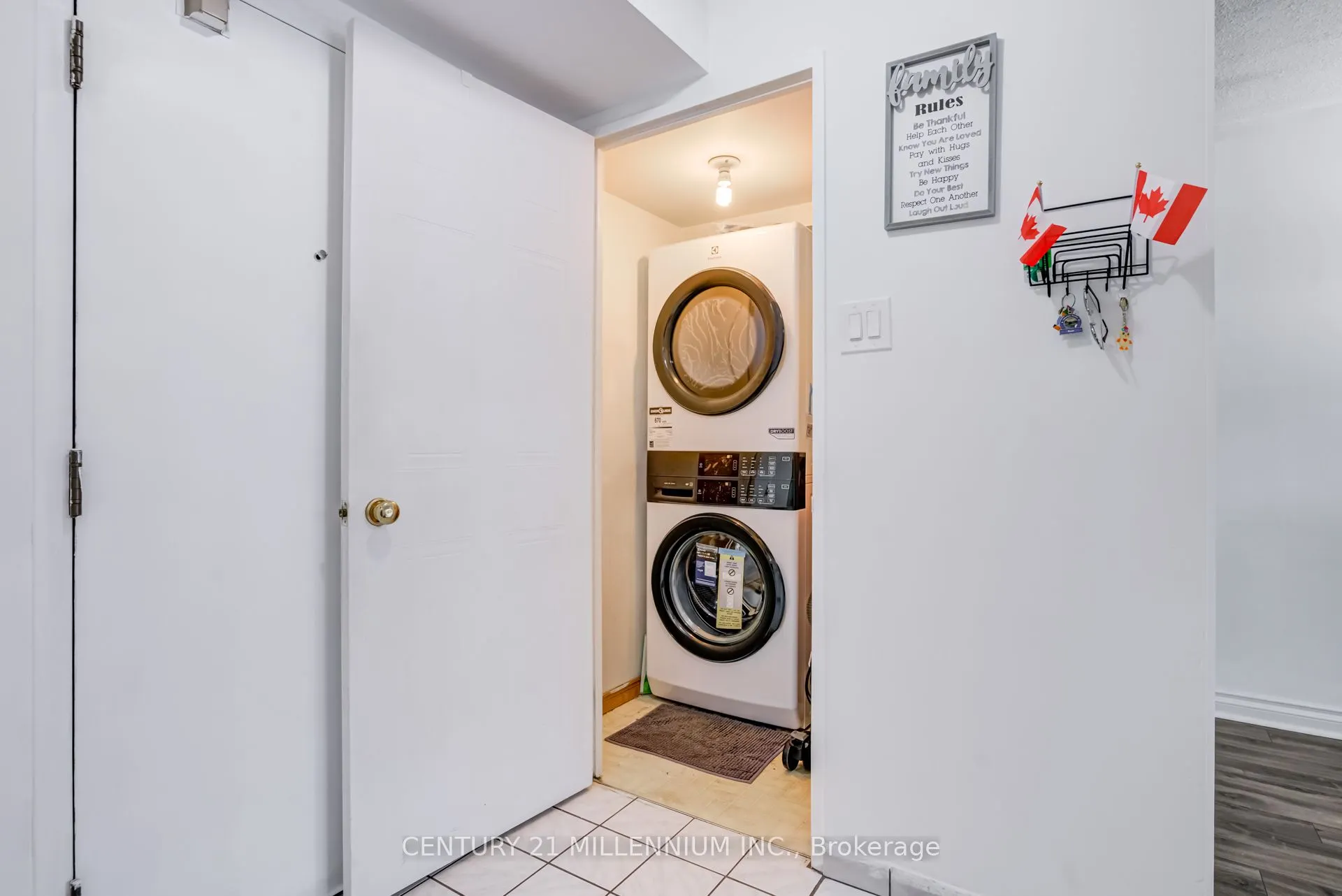 25 Fairview Road W, #605